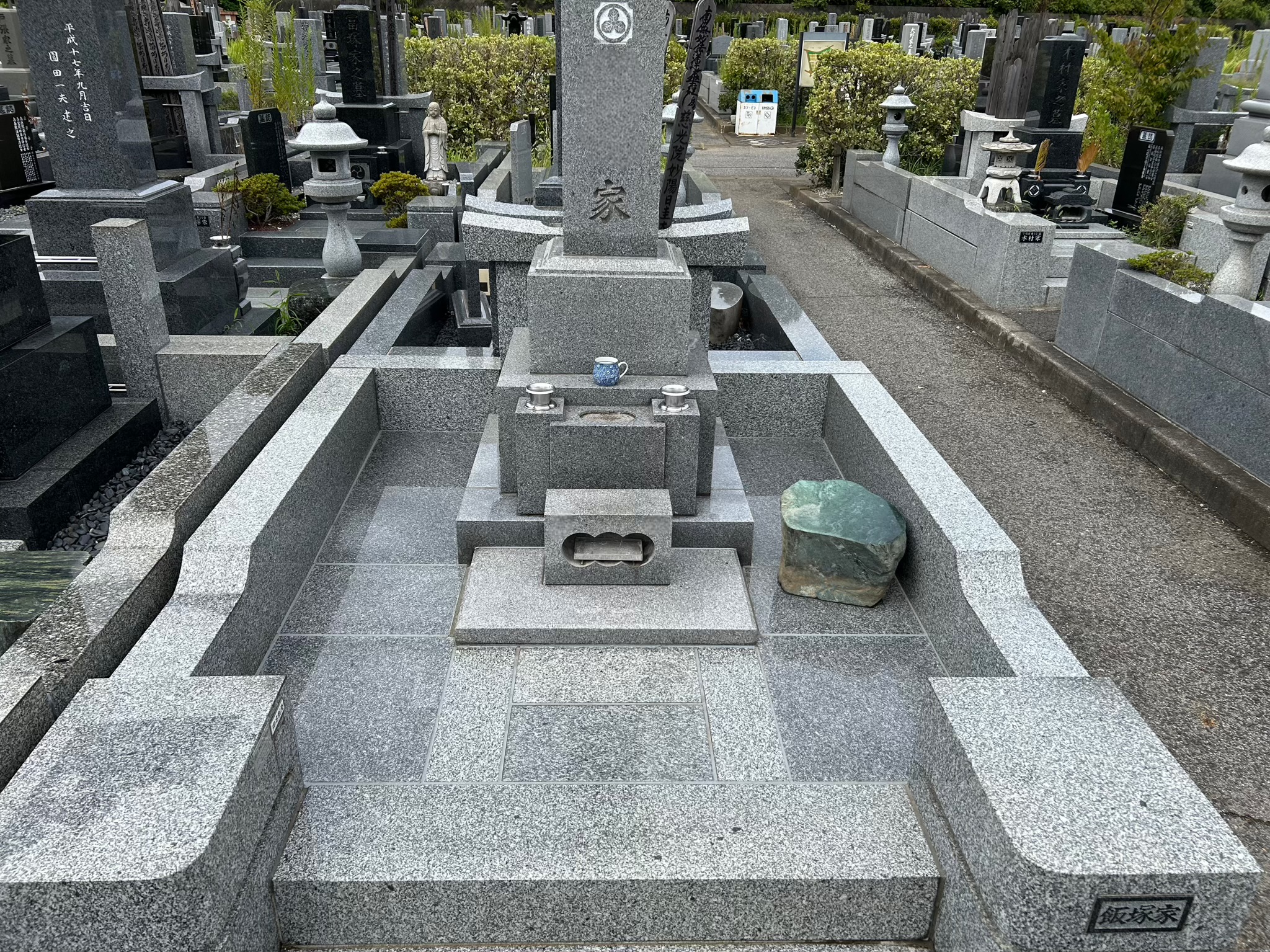【白井聖地公園　I家様　敷石変更工事】